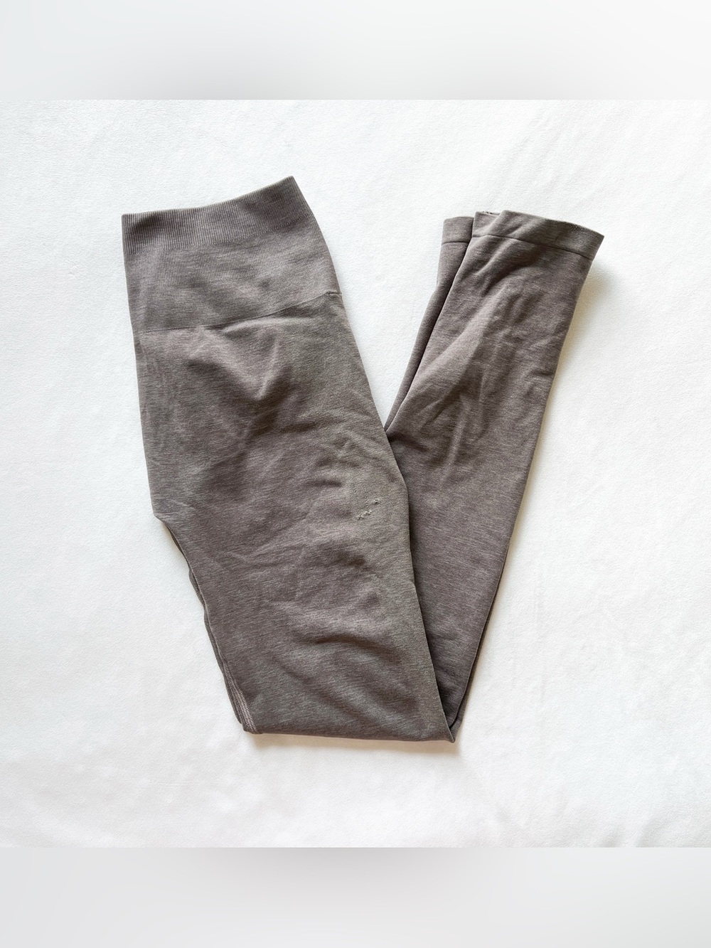 Alphalete Leggings in a Greyish Brown Color - M